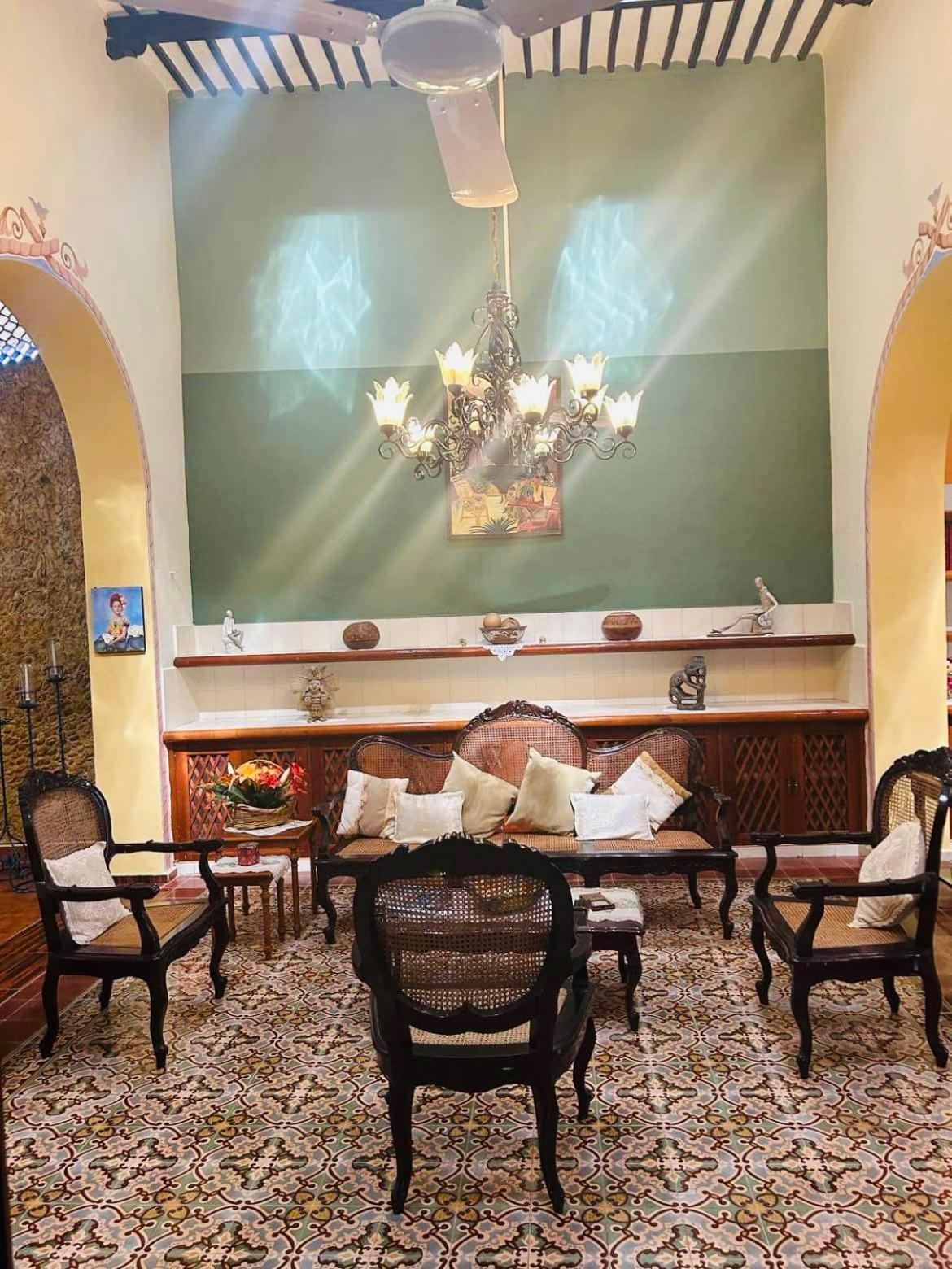Casa Tres Colibries Bed and Breakfast Mérida Εξωτερικό φωτογραφία