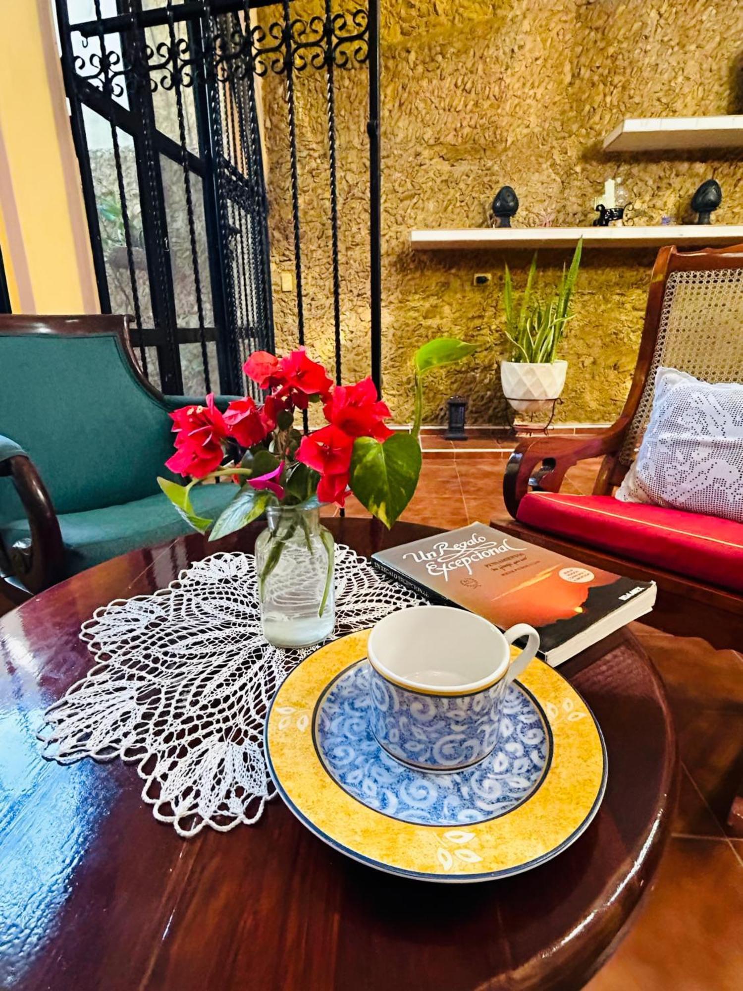 Casa Tres Colibries Bed and Breakfast Mérida Εξωτερικό φωτογραφία