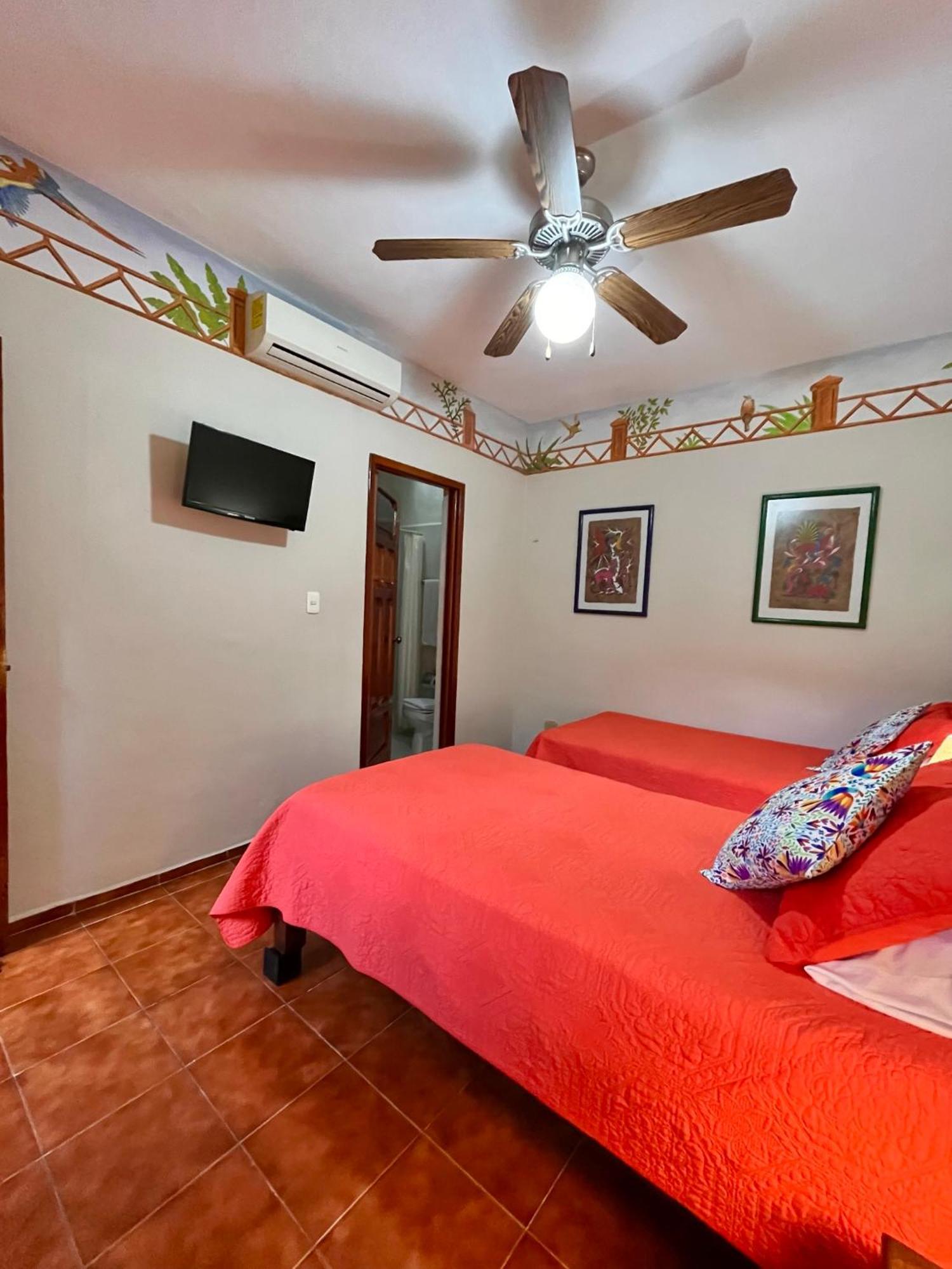 Casa Tres Colibries Bed and Breakfast Mérida Εξωτερικό φωτογραφία